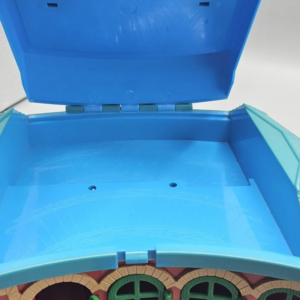 Vintage Thomas And Friends Take Along Roundhouse Station Track Storage
